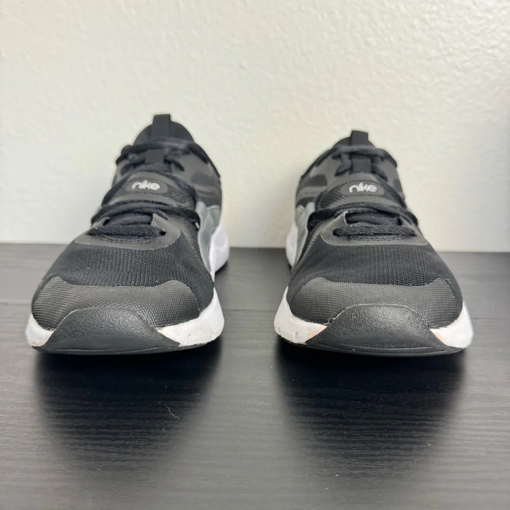 Nike Training In-Season 13 sneakers in black and white Size 10